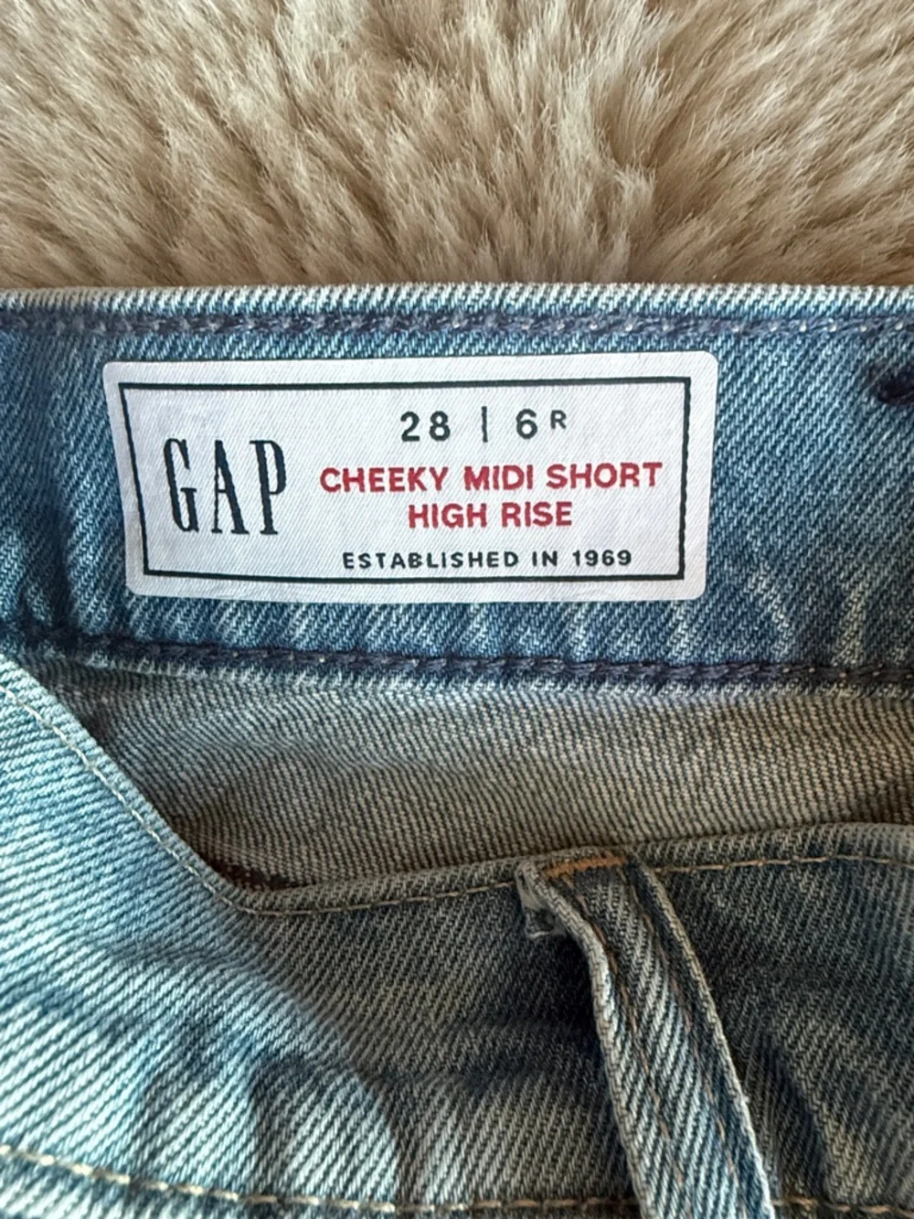 GAP Light Blue Cheeky Midi High-Rise Denim Shorts - Picture 2 of 4